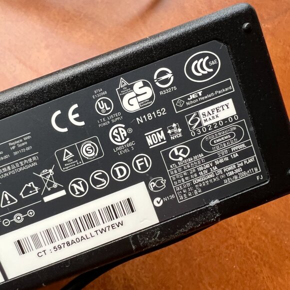 Genuine HP 65W AC Adapter Charger for HP Compaq nx6325 - Picture 5 of 5